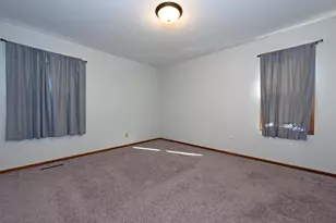 6781 Sherwood Rd, Woodbury, MN 55125 - Photo 8