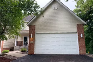 17731 Southridge Ct, Minnetonka, MN 55345 - Photo 4