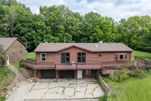 37849 Hillside Dr, Saint Peter, MN 56082 - Photo 2