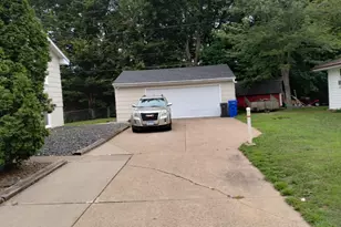 1655 McAfee St, Saint Paul, MN 55106 - Photo 2