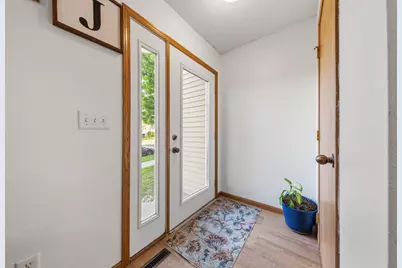 601 Bassford Street, Saint Peter, MN 56082 - Photo 2