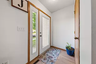 601 Bassford St, Saint Peter, MN 56082 - Photo 2