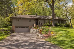 805 Kingsview Ln N, Plymouth, MN 55447 - Photo 1