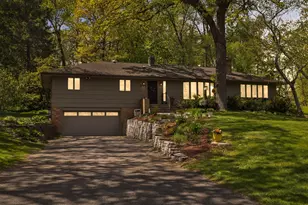 805 Kingsview Ln N, Plymouth, MN 55447 - Photo 22