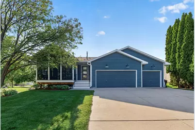 1112 Legion Street S, Shakopee, MN 55379 - Photo 2