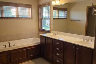 10742 Maple Blvd, Woodbury, MN 55129 - Photo 36