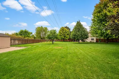 9303 Washburn Avenue N, Brooklyn Park, MN 55444 - Photo 28