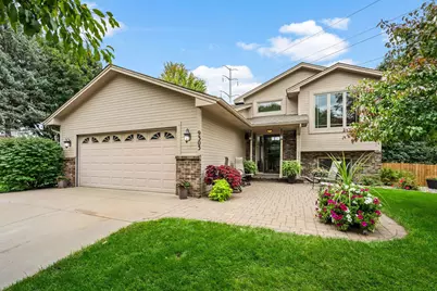 9303 Washburn Avenue N, Brooklyn Park, MN 55444 - Photo 2