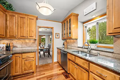 9303 Washburn Avenue N, Brooklyn Park, MN 55444 - Photo 6
