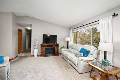 9303 Washburn Avenue N, Brooklyn Park, MN 55444 - Photo 10