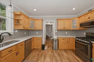 5215 Avondale St, Duluth, MN 55804 - Photo 6