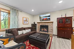 4555 W 131 1/2 St, Savage, MN 55378 - Photo 6
