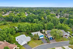 4555 W 131 1/2 St, Savage, MN 55378 - Photo 2