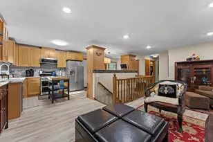4555 W 131 1/2 St, Savage, MN 55378 - Photo 4