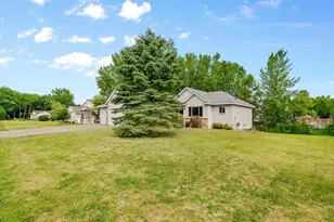 10464 Spruce St, Chisago City, MN 55013 - Photo 4