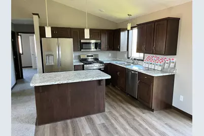 1802 Oak Pond Drive NW, Sauk Rapids, MN 56379 - Photo 2
