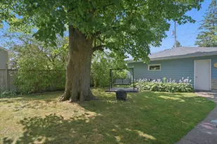 902 E 8th St, Superior, WI 54880 - Photo 28