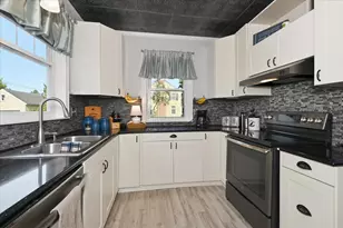 902 E 8th St, Superior, WI 54880 - Photo 2