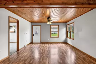 565 Beckman Rd, La Crescent, MN 55947 - Photo 8