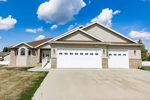 1106 Southwood Dr, Dilworth, MN 56529 - Photo 2