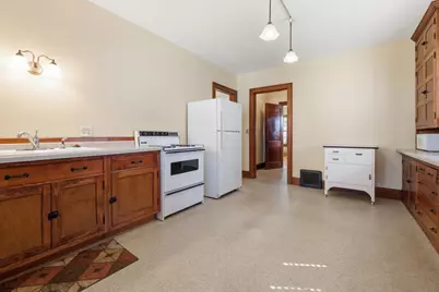 564 W Wabasha Street, Winona, MN 55987 - Photo 12