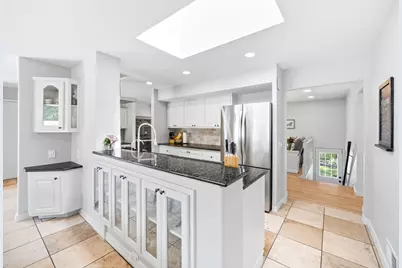 660 Harmony Circle, Wayzata, MN 55391 - Photo 8