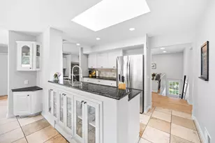 660 Harmony Cir, Wayzata, MN 55391 - Photo 8