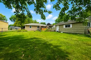 1066 Beatrice St, Eagan, MN 55065 - Photo 20