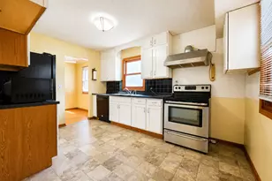 1066 Beatrice St, Eagan, MN 55065 - Photo 6