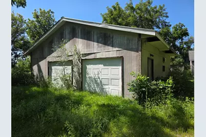 301 Main Street W, Clarks Grove, MN 56016 - Photo 2
