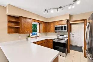 2917 Sequoia Ct, Burnsville, MN 55337 - Photo 10