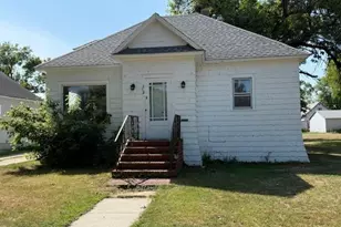 213 11th St N, Breckenridge, MN 56520 - Photo 1