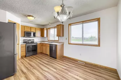 4024 Blakewood Drive, Shakopee, MN 55379 - Photo 8