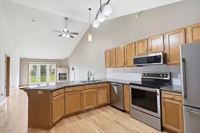 10605 44th Avenue N #E, Plymouth, MN 55442 - Photo 2