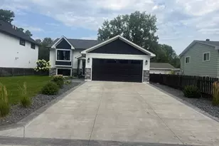 1026 Carrie St, West Saint Paul, MN 55118 - Photo 2