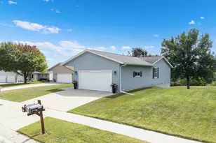 4212 Sapphire Ln NW, Rochester, MN 55901 - Photo 34