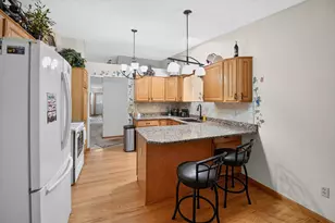 758 Garceau Ln, Vadnais Heights, MN 55127 - Photo 8
