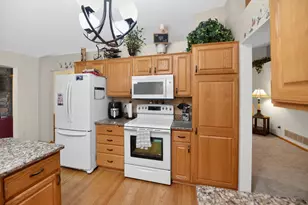 758 Garceau Ln, Vadnais Heights, MN 55127 - Photo 6
