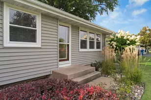 10118 Park Ave S, Bloomington, MN 55420 - Photo 6
