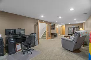 10118 Park Ave S, Bloomington, MN 55420 - Photo 40