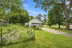 406 Maple St, Taylors Falls, MN 55084 - Photo 4