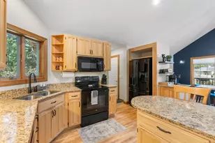 2403 Eagle Ridge Dr, Menomonie, WI 54751 - Photo 8