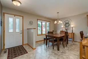 129 Cameo Ln, Mankato, MN 56001 - Photo 4