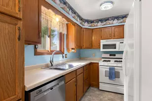 5895 Red Fox Run, North Branch, MN 55056 - Photo 8