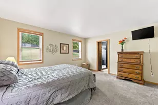 1082 W Lake Dr, Detroit Lakes, MN 56501 - Photo 12