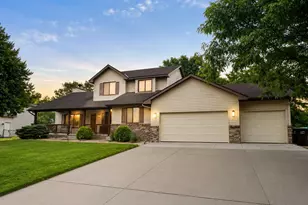 13160 Aspen Dr, Rogers, MN 55374 - Photo 2