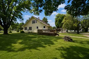 601 Summit Ave NE, Staples, MN 56479 - Photo 2