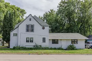 419 N 5th St, Montevideo, MN 56265 - Photo 2