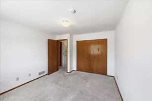 4029 Silver Lake Rd NE, Saint Paul, MN 55421 - Photo 16
