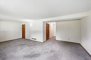 4029 Silver Lake Rd NE, Saint Paul, MN 55421 - Photo 22